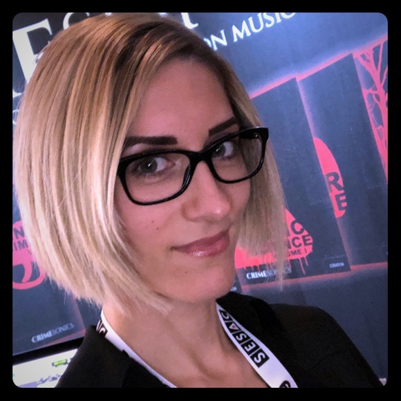 Meet your Posher, Beth - Picture 1 of 1